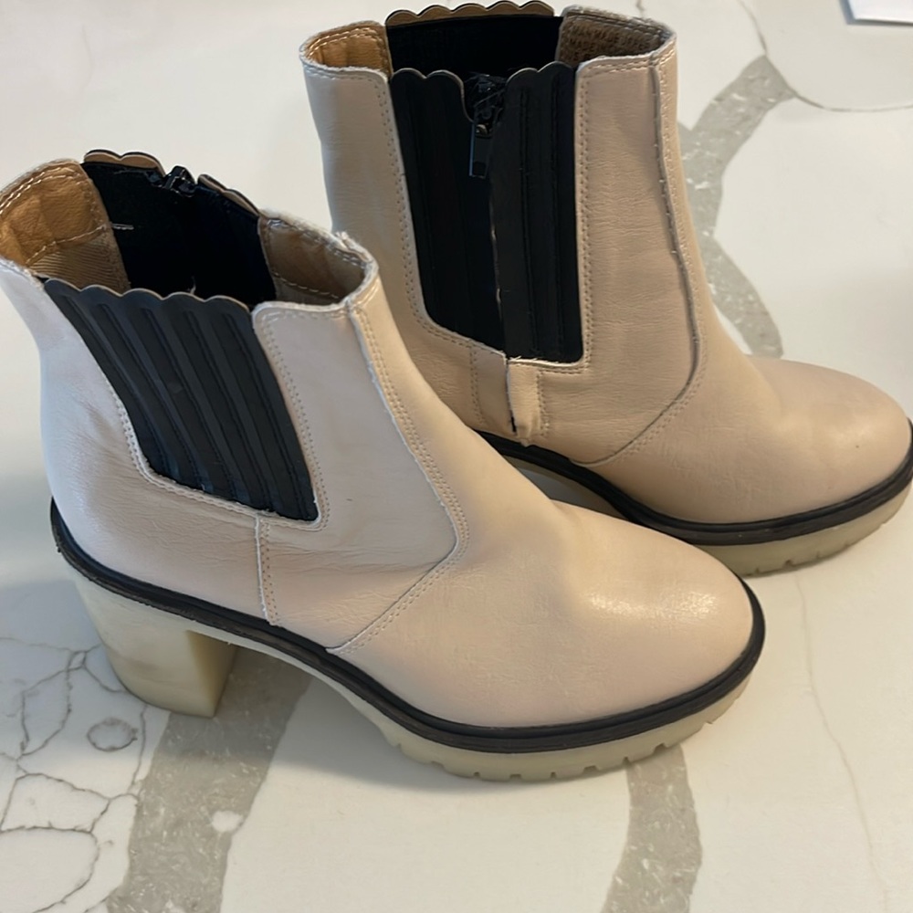 Chunk healed boots